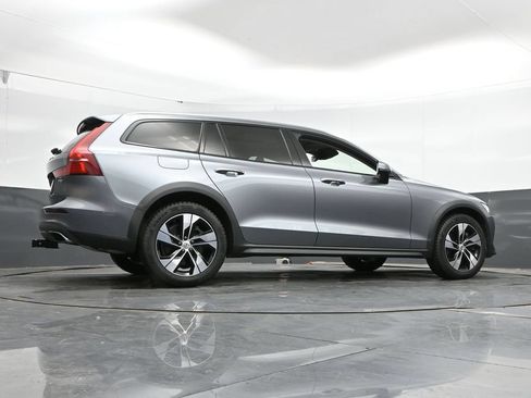 Used 2020 Volvo V60 T5 Cross Country w/ Protection Package AWD/4WD image 24