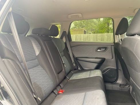 Used 2023 Nissan Rogue SV image 12