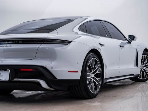 Used 2020 Porsche Taycan Turbo image 10