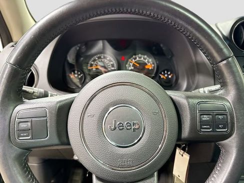 Used 2017 Jeep Patriot High Altitude image 12