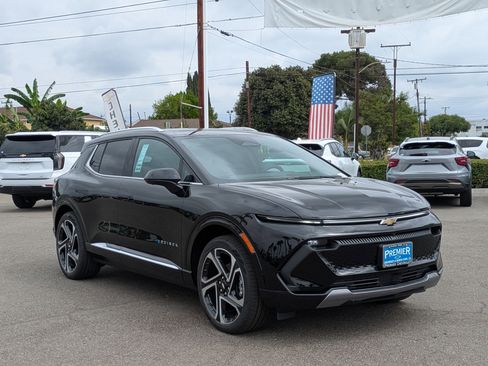 Used 2026 Chevrolet Equinox EV LT w/ Convenience Package II image 7
