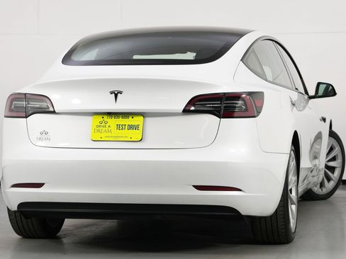 Used 2023 Tesla Model 3 Standard Range image 5