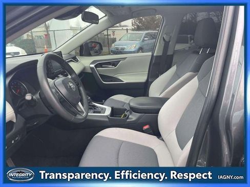 Certified 2022 Toyota RAV4 XLE w/ Convenience Package image 15
