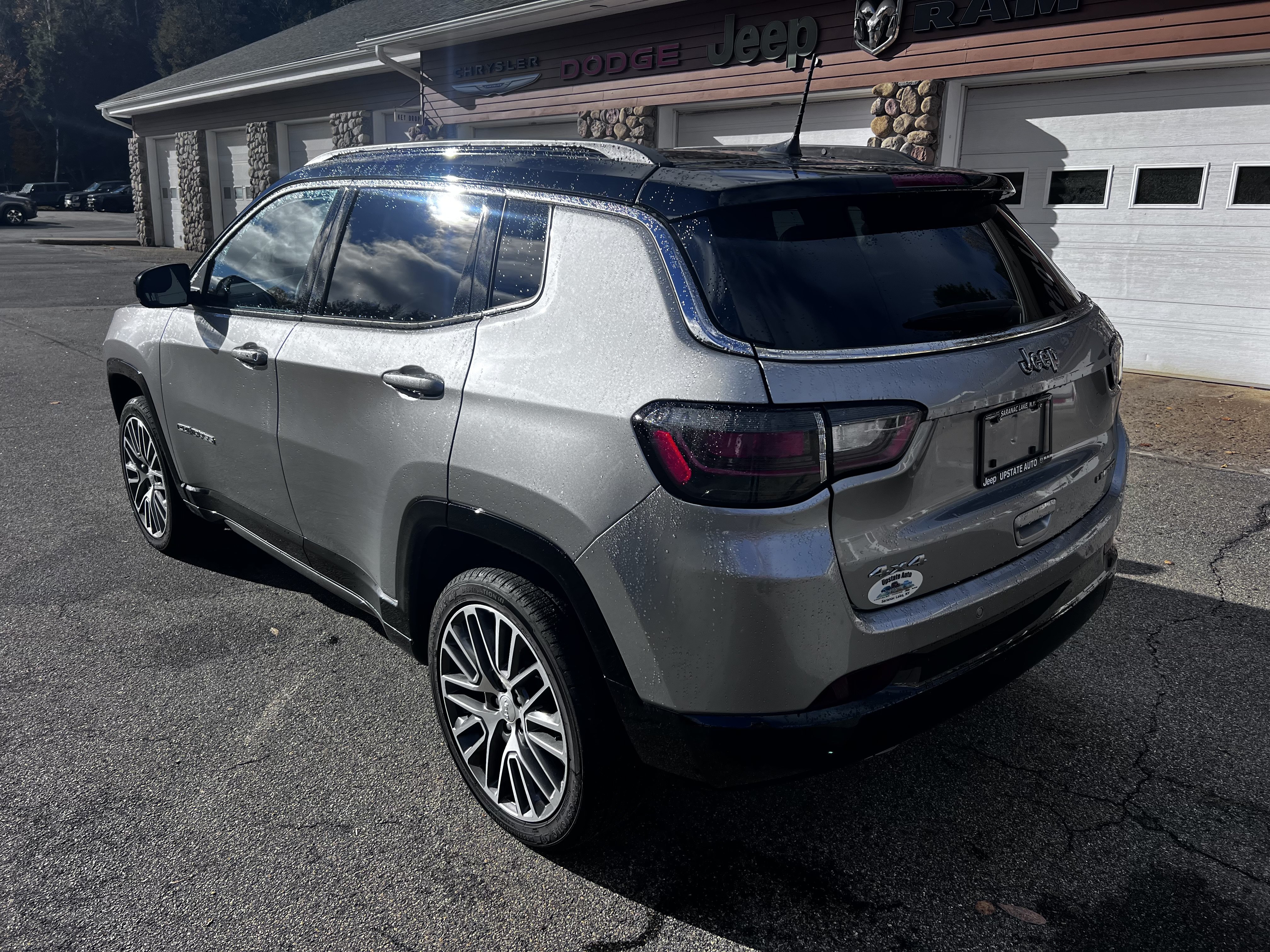 Used 2023 Jeep Compass Limited w/ Elite Group AWD/4WD image 7