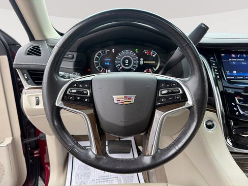 Used 2018 Cadillac Escalade Luxury RWD image 11