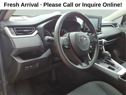 Used 2022 Toyota RAV4 LE AWD/4WD image 13