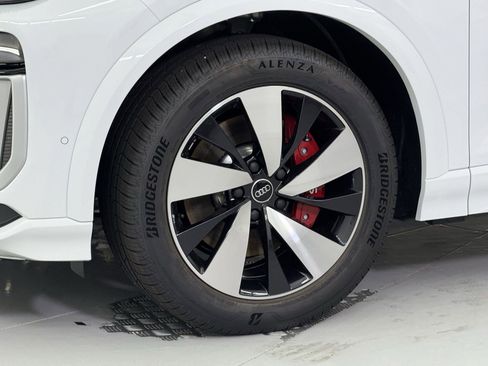 New 2025 Audi SQ6 e-tron Premium image 10