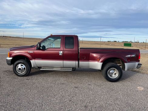 Used 1999 Ford F350 XLT image 2