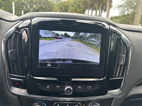 Used 2023 Chevrolet Traverse LT image 25