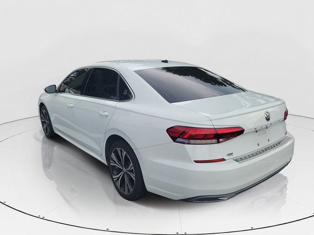 Used 2022 Volkswagen Passat 2.0T SE FWD image 5