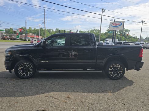 Used 2026 RAM 1500 Laramie w/ Sport Appearance Package AWD/4WD image 4