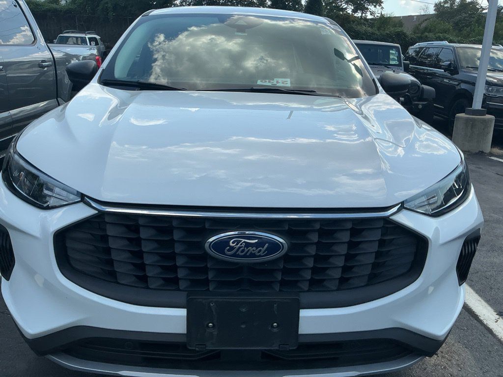 Used 2025 Ford Escape Active AWD/4WD image 11
