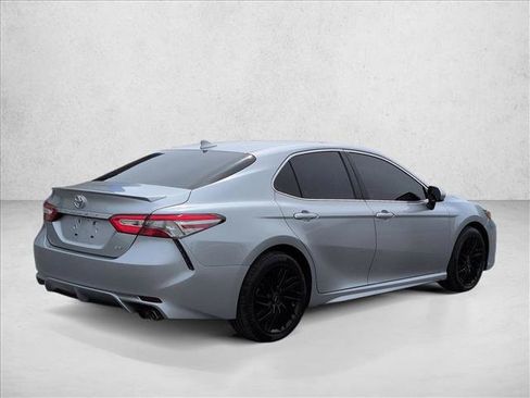 Used 2019 Toyota Camry SE FWD image 8
