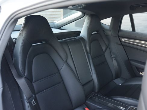 Certified 2023 Porsche Panamera Platinum Edition RWD image 35