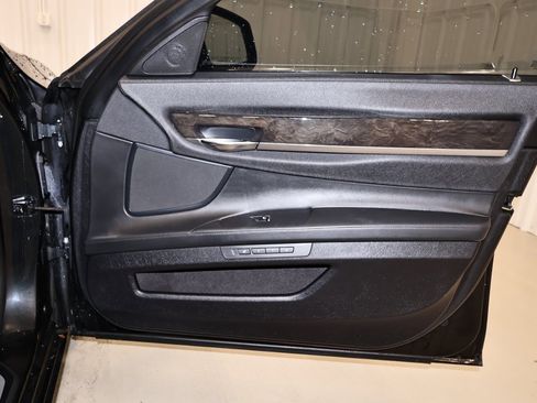 Used 2011 BMW 750Li xDrive image 20