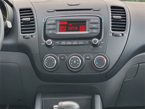 Used 2017 Kia Forte LX image 26