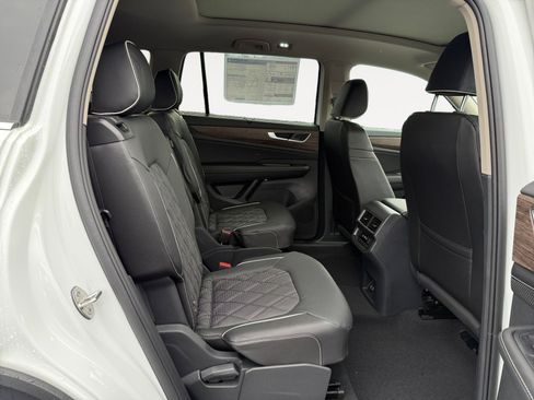 New 2025 Volkswagen Atlas SEL Premium R-Line image 18