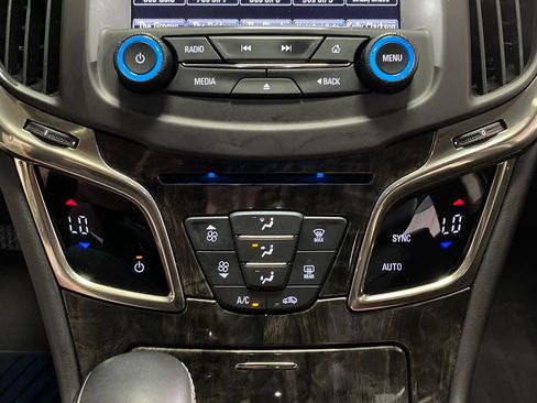 Used 2016 Buick LaCrosse FWD image 24