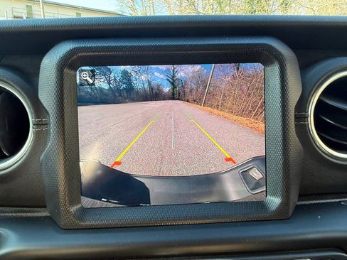 Used 2020 Jeep Gladiator Overland image 27