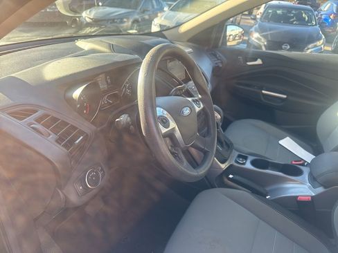 Used 2016 Ford Escape SE w/ Equipment Group 201A image 9
