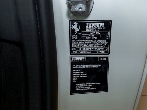 Used 2024 Ferrari Roma Spider image 12