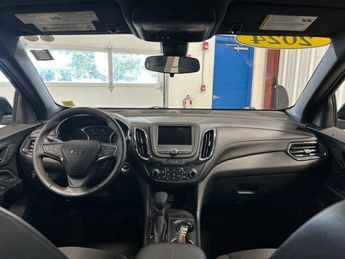 Used 2024 Chevrolet Equinox RS AWD/4WD image 15