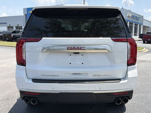Used 2024 GMC Yukon Denali w/ Advanced Technology Package AWD/4WD image 11