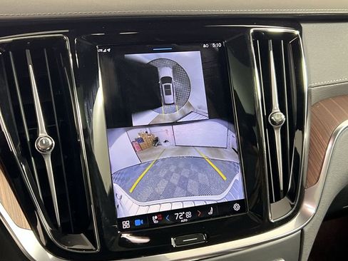 Certified 2024 Volvo V60 B5 Cross Country Ultimate image 24