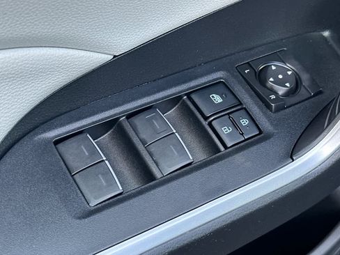 Certified 2022 Toyota RAV4 XLE w/ Convenience Package image 13