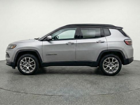 Used 2025 Jeep Compass Limited image 5