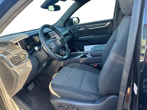 Used 2025 GMC Acadia Elevation image 9