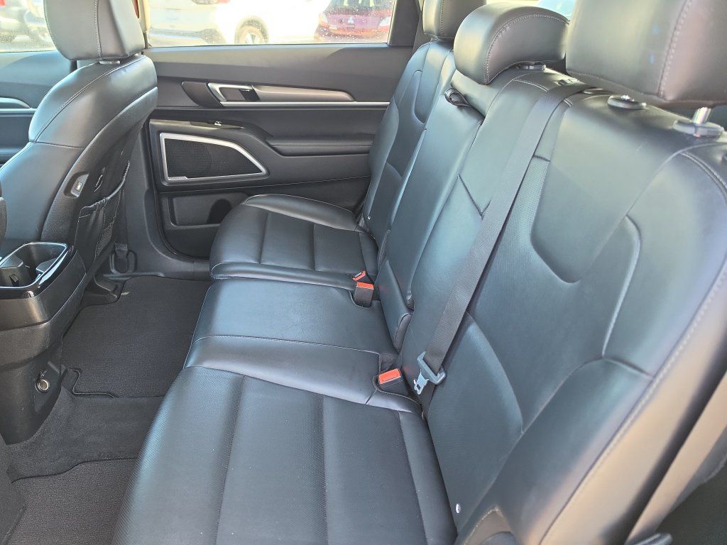 Used 2021 Kia Telluride LX FWD image 11