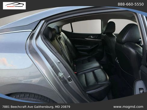 Used 2017 Nissan Maxima 3.5 SV FWD image 24