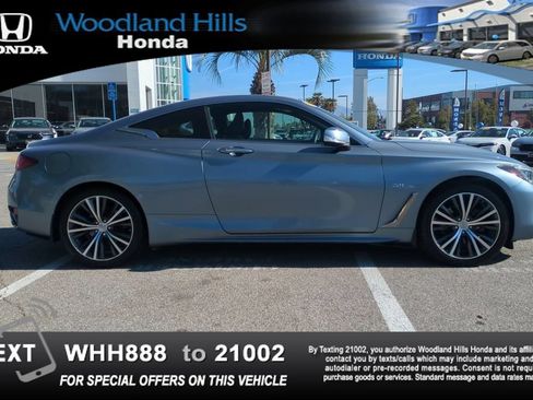 Used 2017 INFINITI Q60 2.0t w/ Moonroof Package RWD image 4