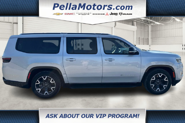 Used 2024 Jeep Wagoneer L Series III w/ Flexible Seating Group AWD/4WD image 2
