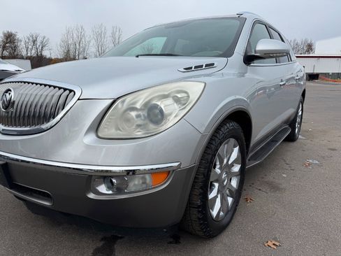 Used 2011 Buick Enclave CXL image 9