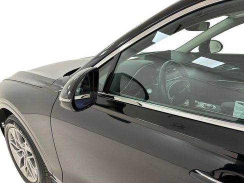 Used 2025 Genesis GV70 2.5T AWD/4WD image 10