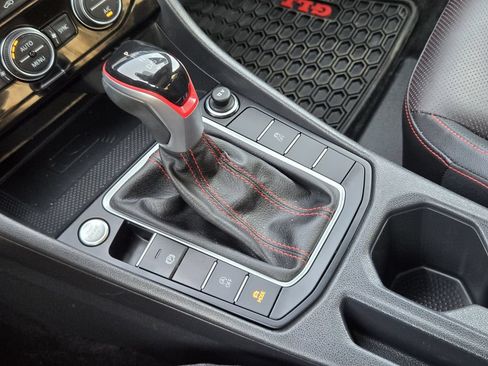 Used 2024 Volkswagen Jetta GLI Autobahn FWD image 19