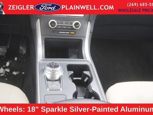 Used 2021 Ford Edge SE image 14