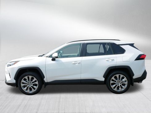 Used 2025 Toyota RAV4 XLE Premium w/ Weather Package AWD/4WD image 4