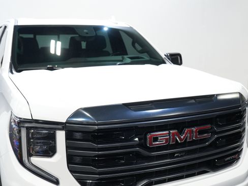 Used 2022 GMC Sierra 1500 AT4 w/ AT4 Premium Package AWD/4WD image 12