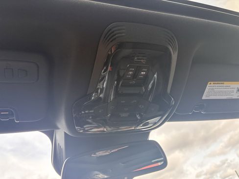 Certified 2025 Alfa Romeo Giulia AWD w/ Driving Assist Package image 24