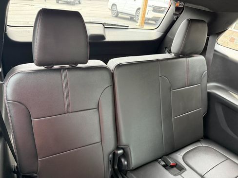 Used 2023 Chevrolet Traverse RS FWD image 25