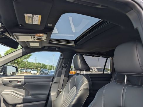 Certified 2026 Toyota Highlander XSE image 28
