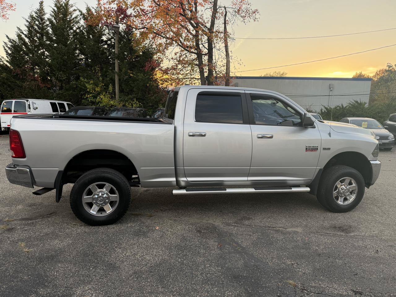 Used 2011 RAM 2500 SLT w/ Luxury Group AWD/4WD image 9