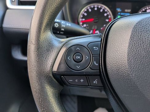 Used 2021 Toyota RAV4 LE image 16