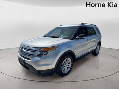 Used 2013 Ford Explorer XLT FWD image 7