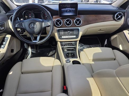 Used 2019 Mercedes-Benz GLA 250 w/ Premium Package image 10