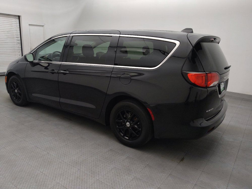 Used 2022 Chrysler Voyager LX FWD image 3