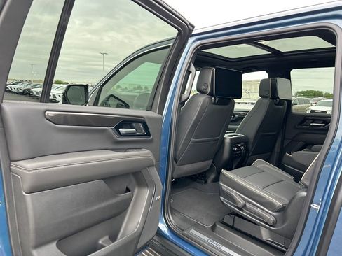 New 2026 GMC Yukon XL Elevation w/ Elevation Premium Package AWD/4WD image 33